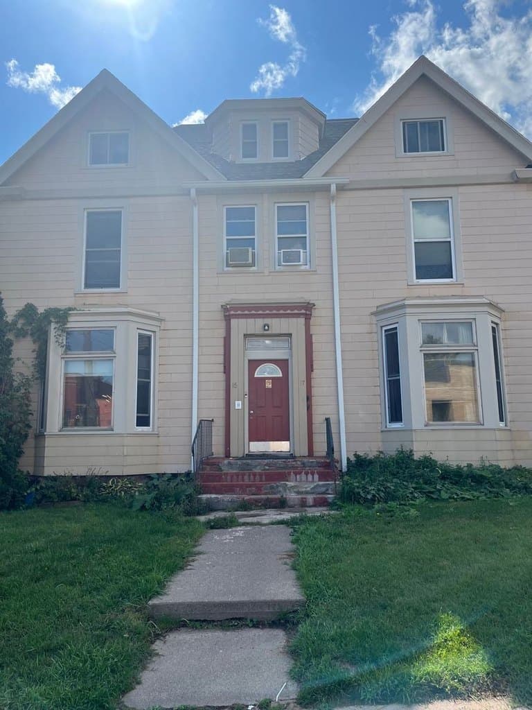 15-17 N 15th Ave E