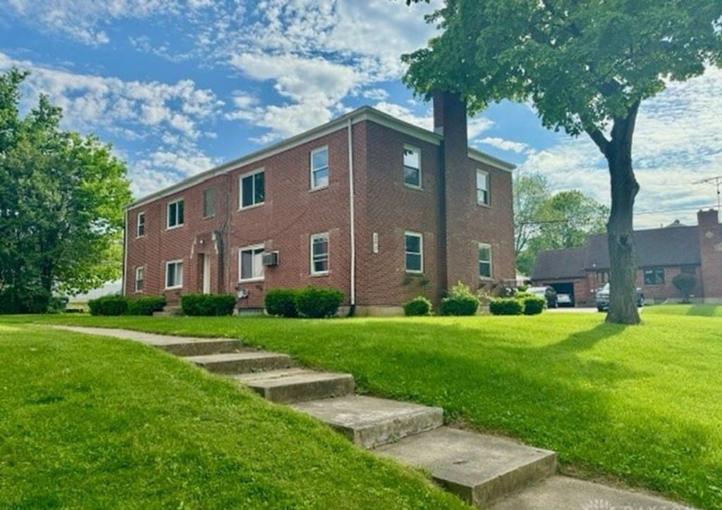 202 E Bruce