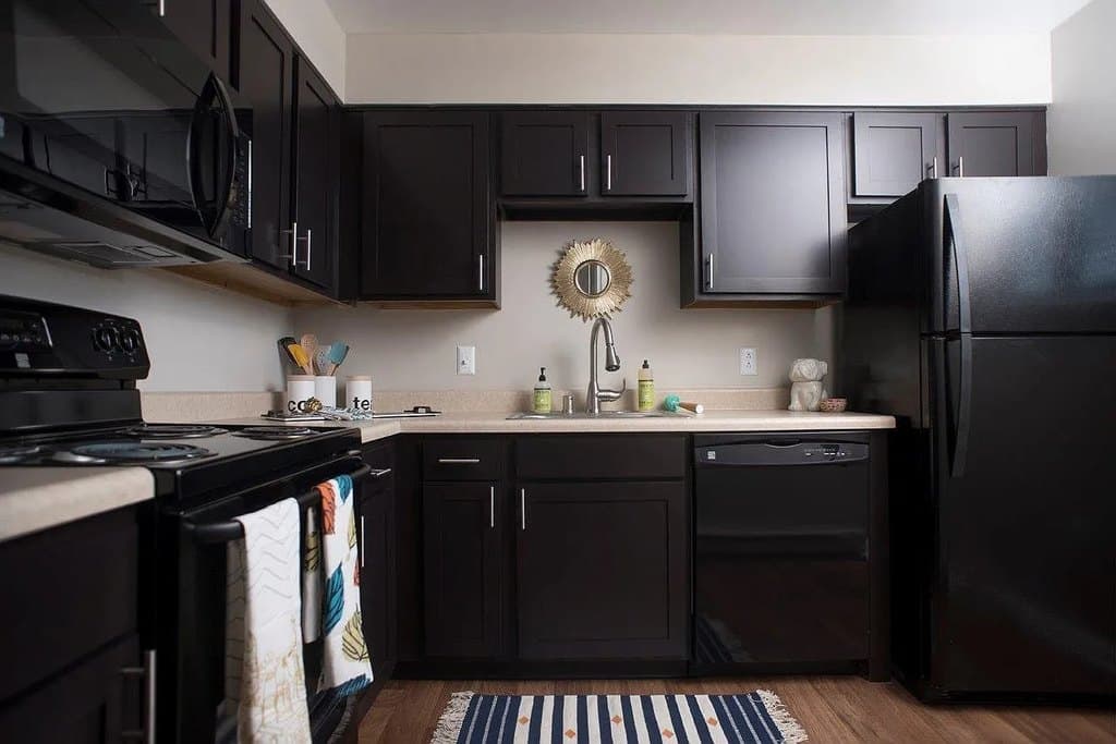 Crescent Centre Apartments & Townhomes