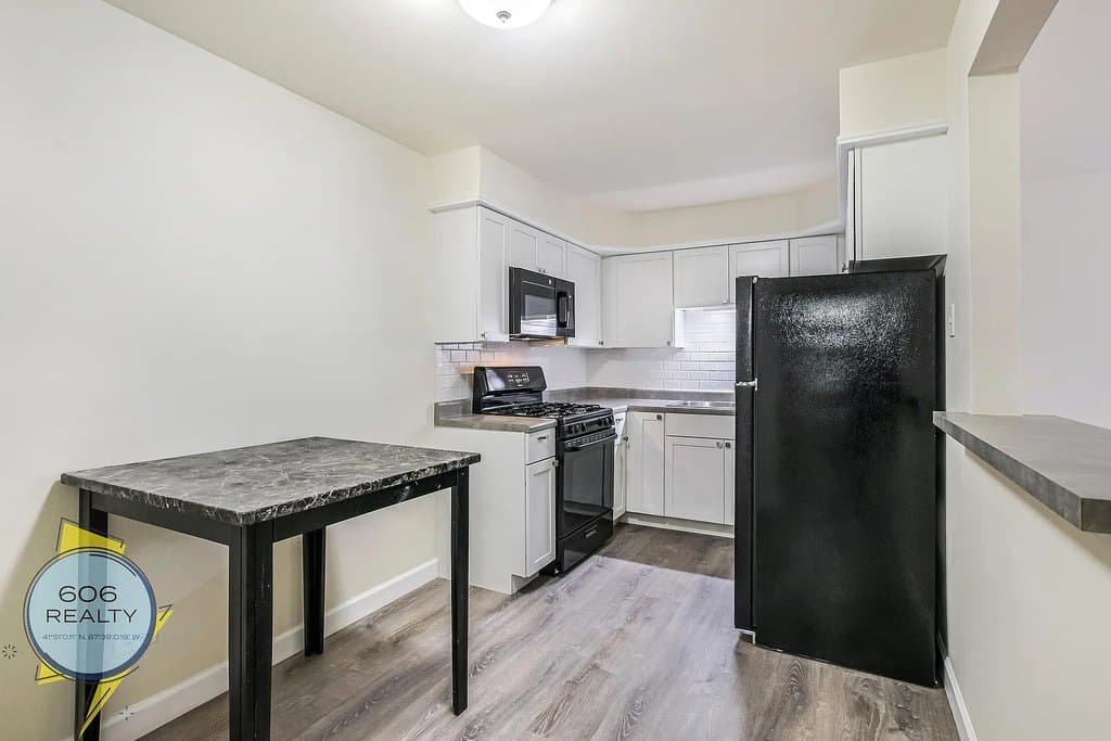 1039 College - apartments and offices for rent