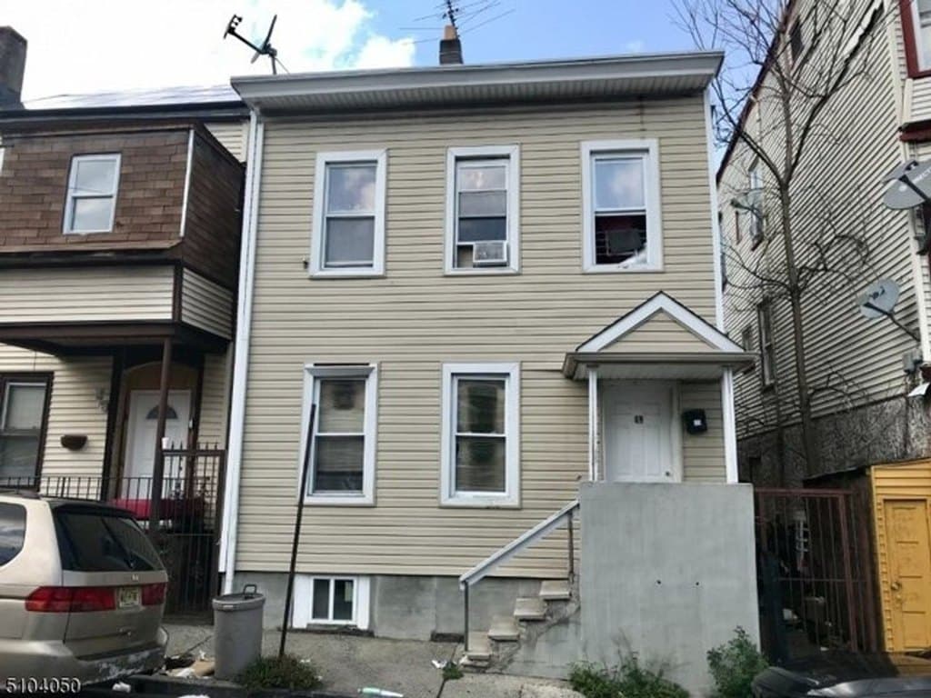 13 Mary St