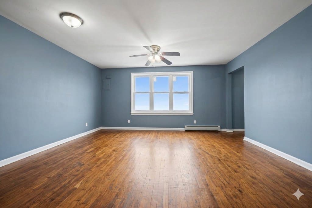 124 Beach 27 St