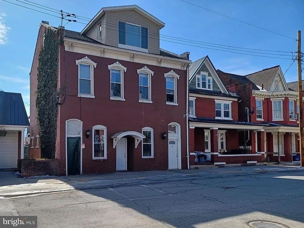 52 Chestnut St