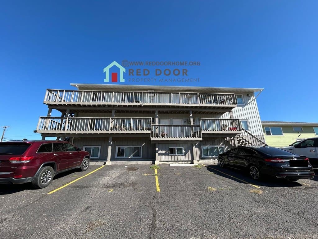 Cedars Apts -E