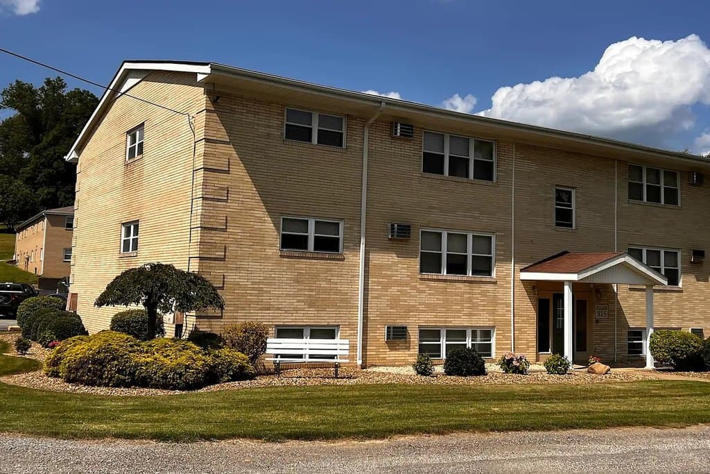Town and country apartments