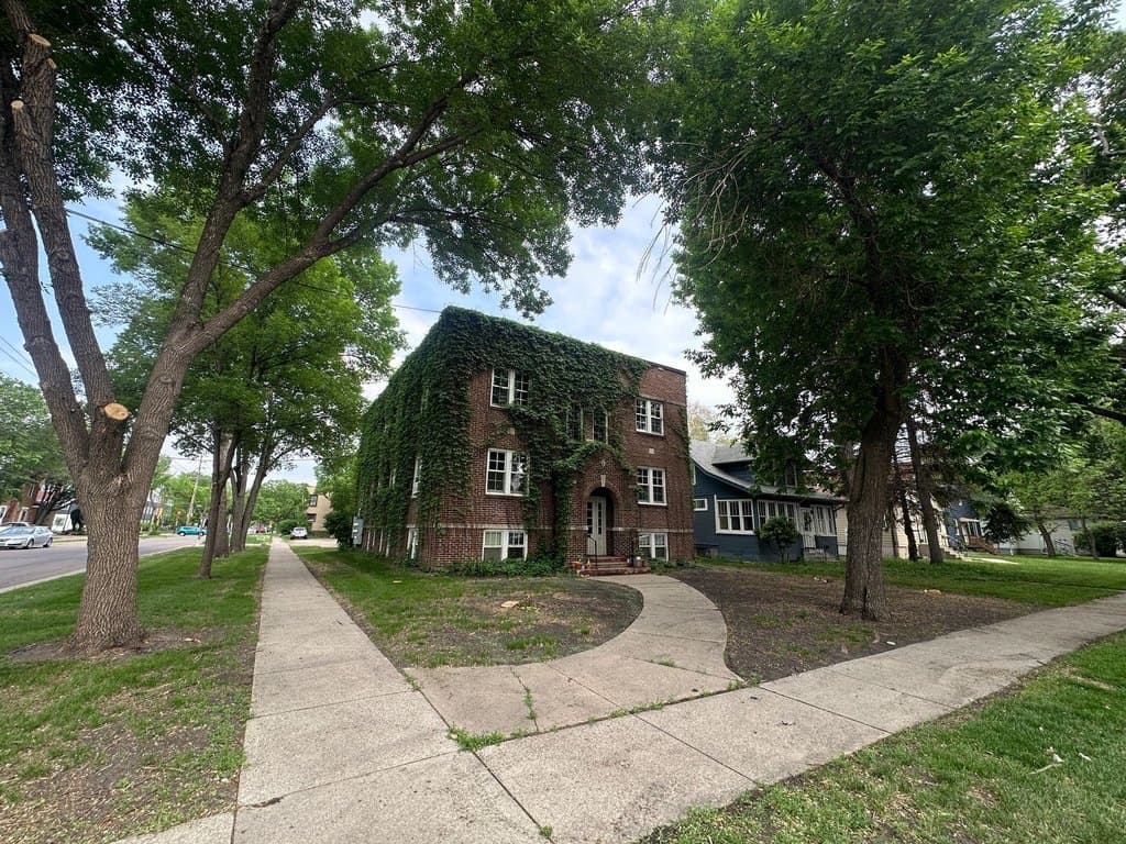 College Street Apartments