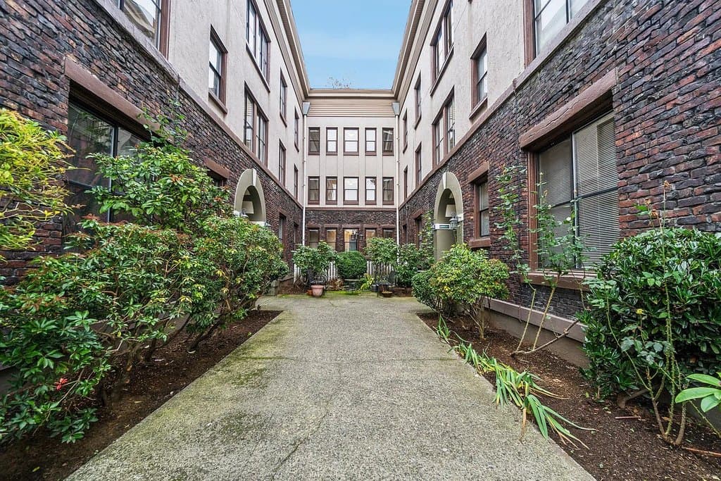 Capitola Apartments