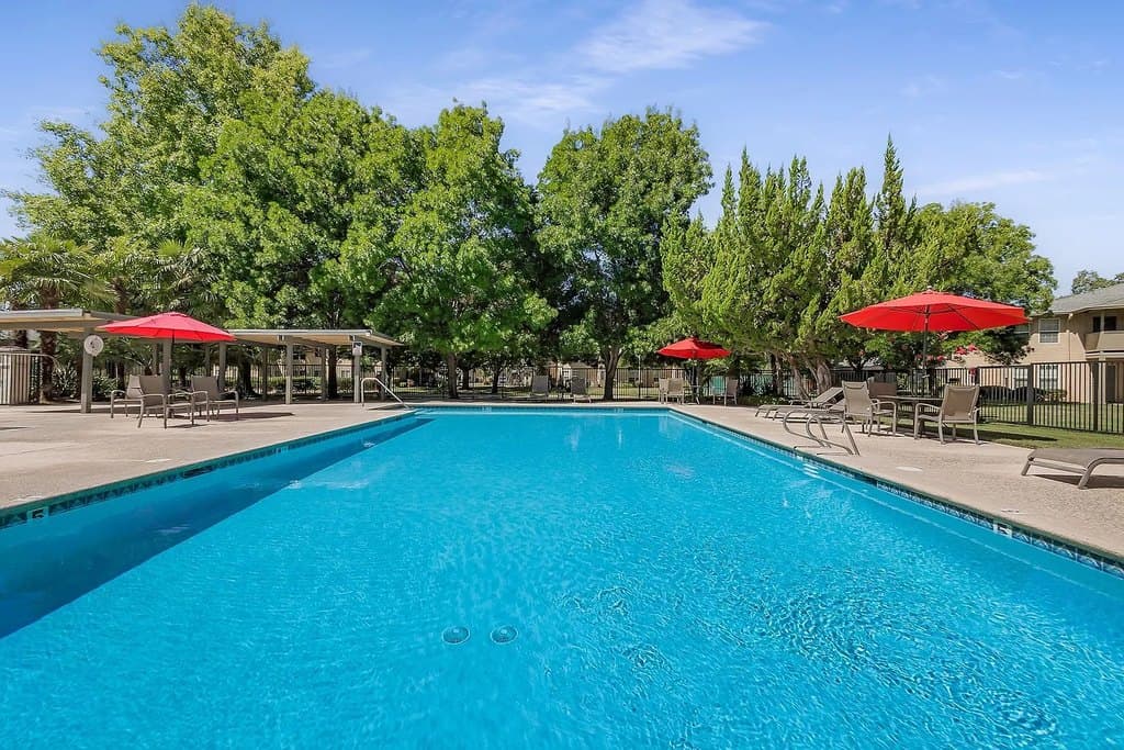 Oak Meadow Apartments